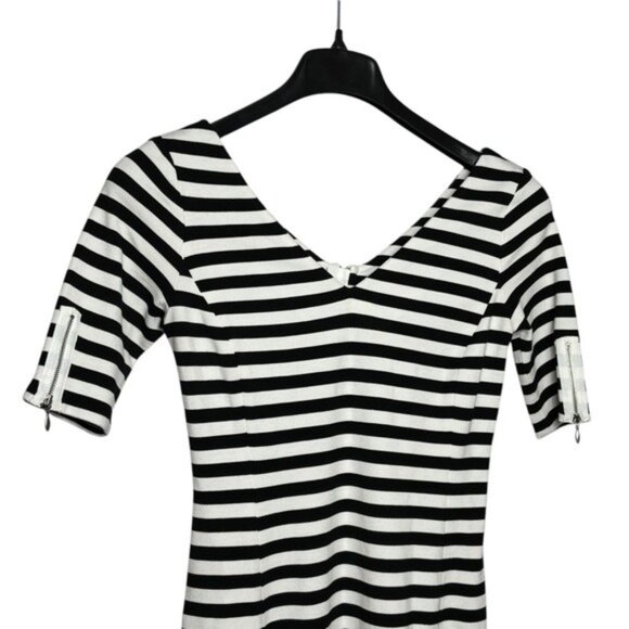 Banana Republic Sheath Dress Size 2 Black White V Neck Zipper Back and Sleeves - Picture 2 of 12